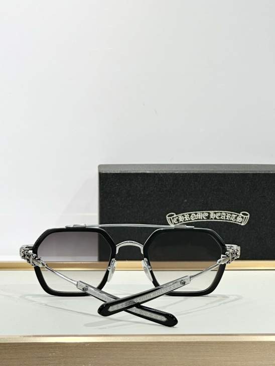 Picture of Chrome Hearts Sunglasses _SKUfw71516558fw